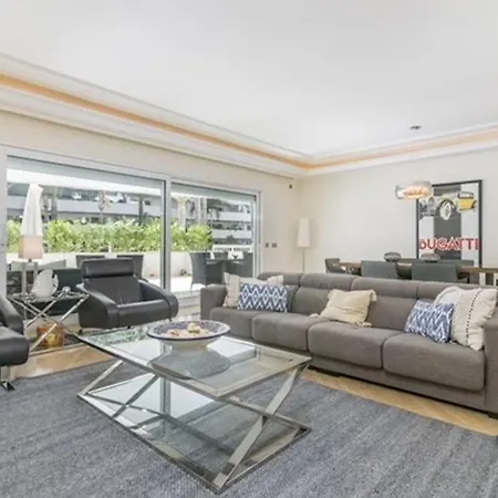 3 Bed Embrujo De Banus, 4 Min Walk To Beach! * 마르베야