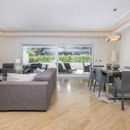 Apartment 3 Bed Embrujo De Banus, 4 Min Walk To Beach! *